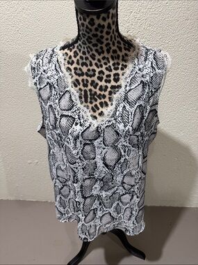Sleeveless Snake Print V-Neck Top - White/Black. DR
